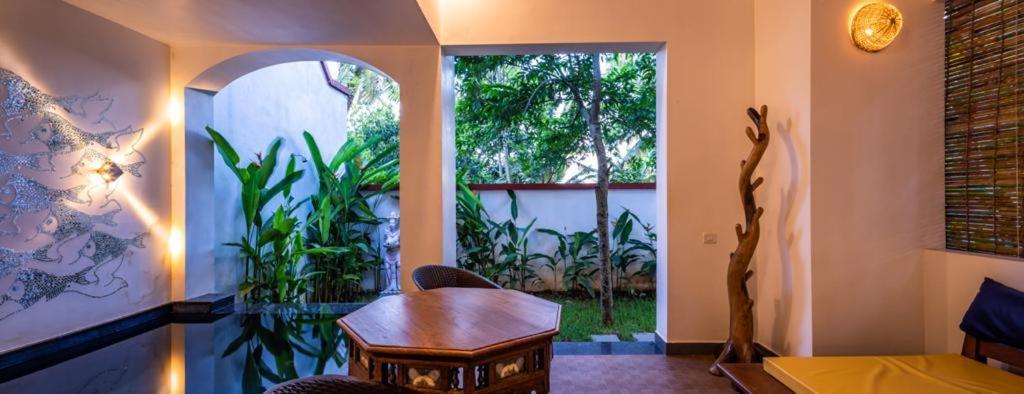 Over The Hill Poovar Exterior photo