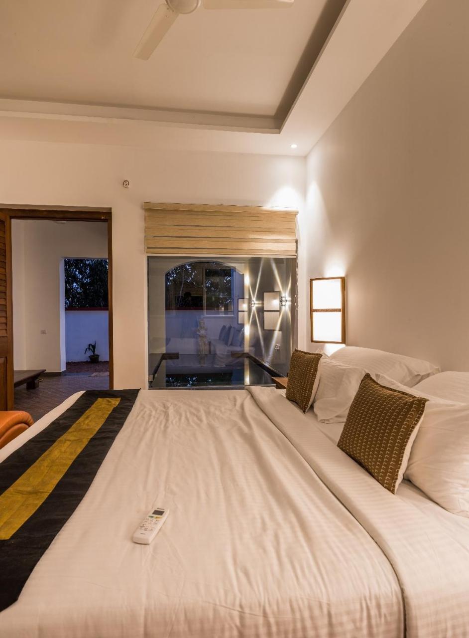 Over The Hill Poovar Exterior photo